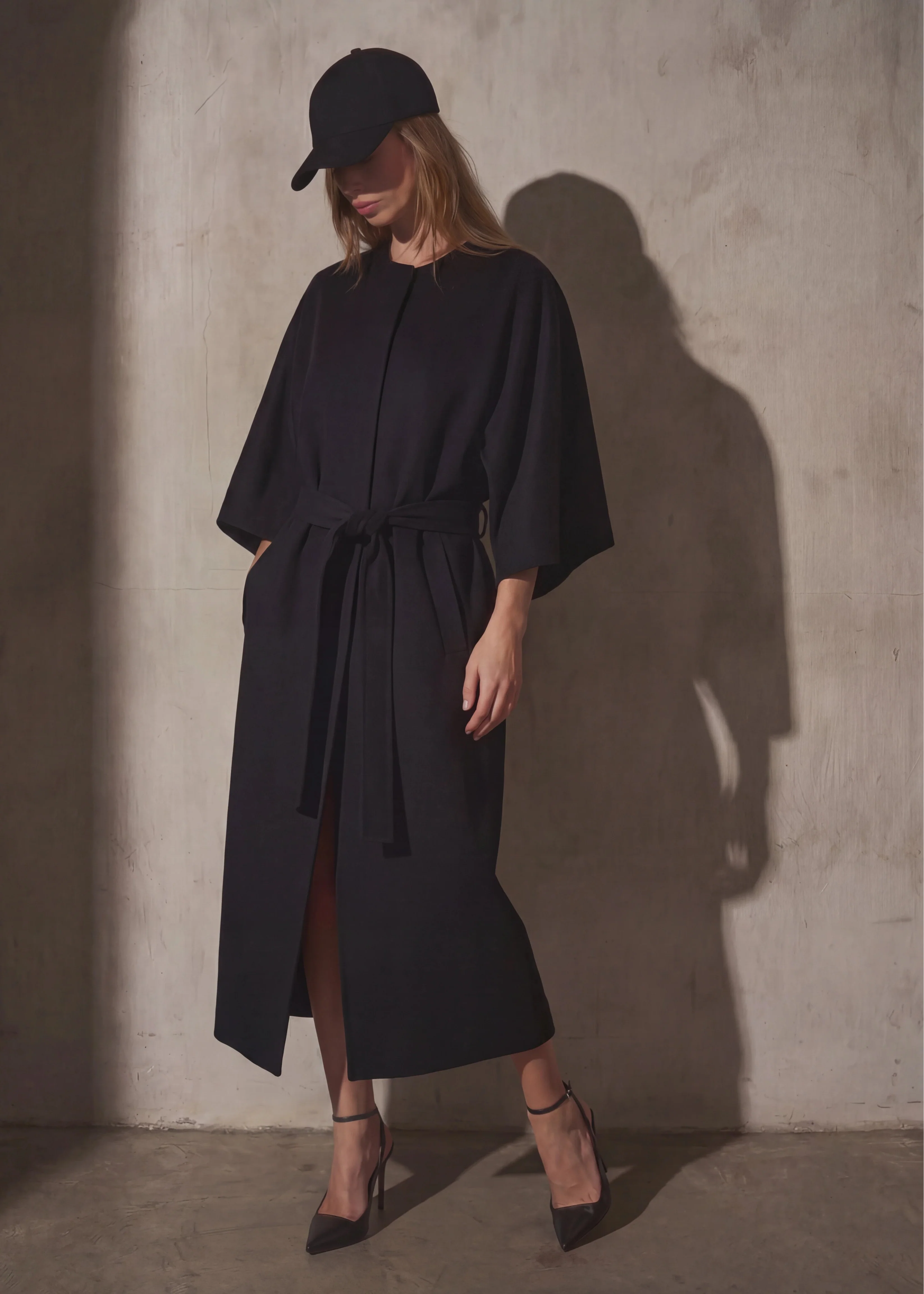 COLLARLESS CASHMERE BELTED COAT - Noir - Image 5