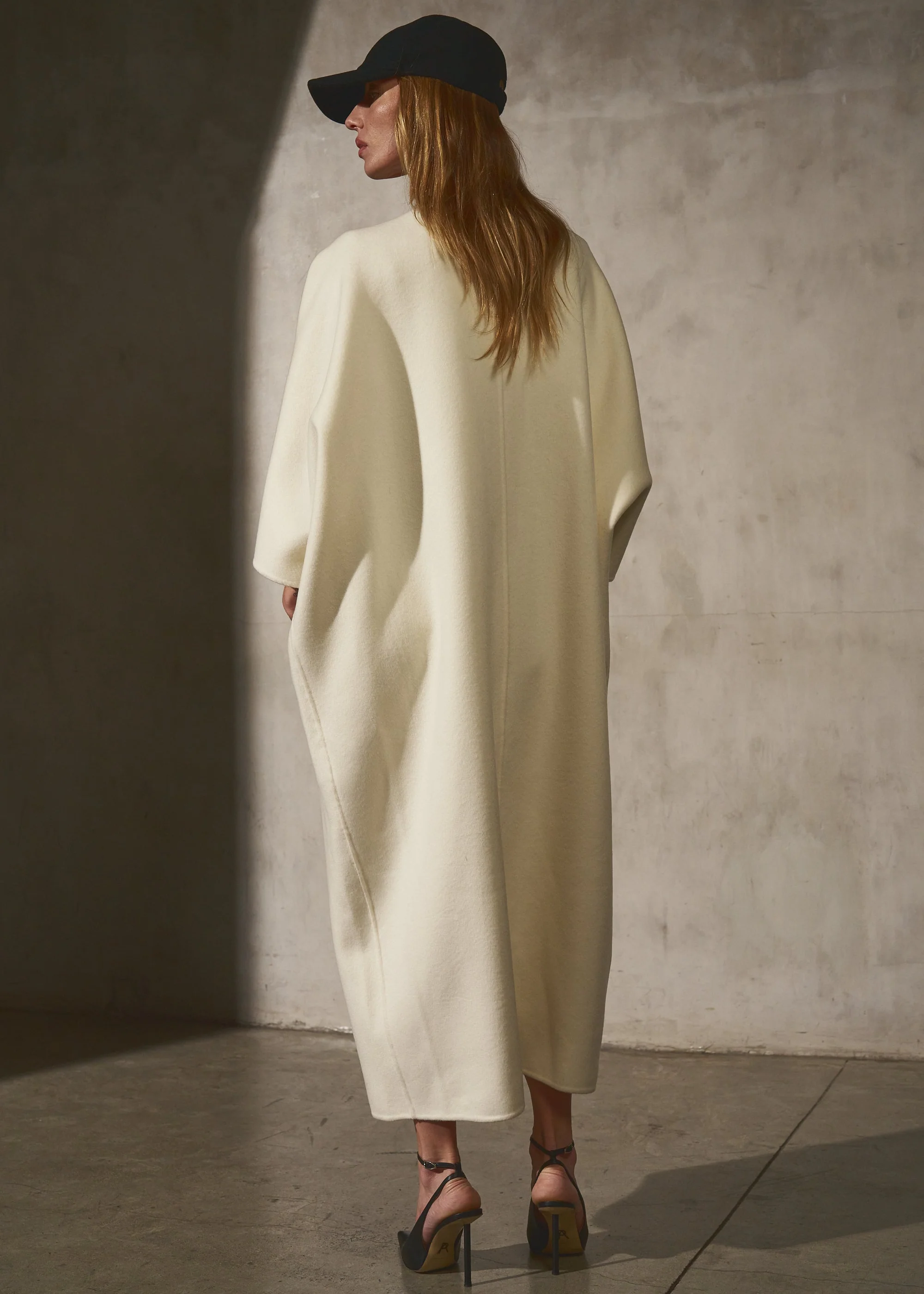 COLLARLESS CASHMERE BELTED COAT - Cream - Image 10