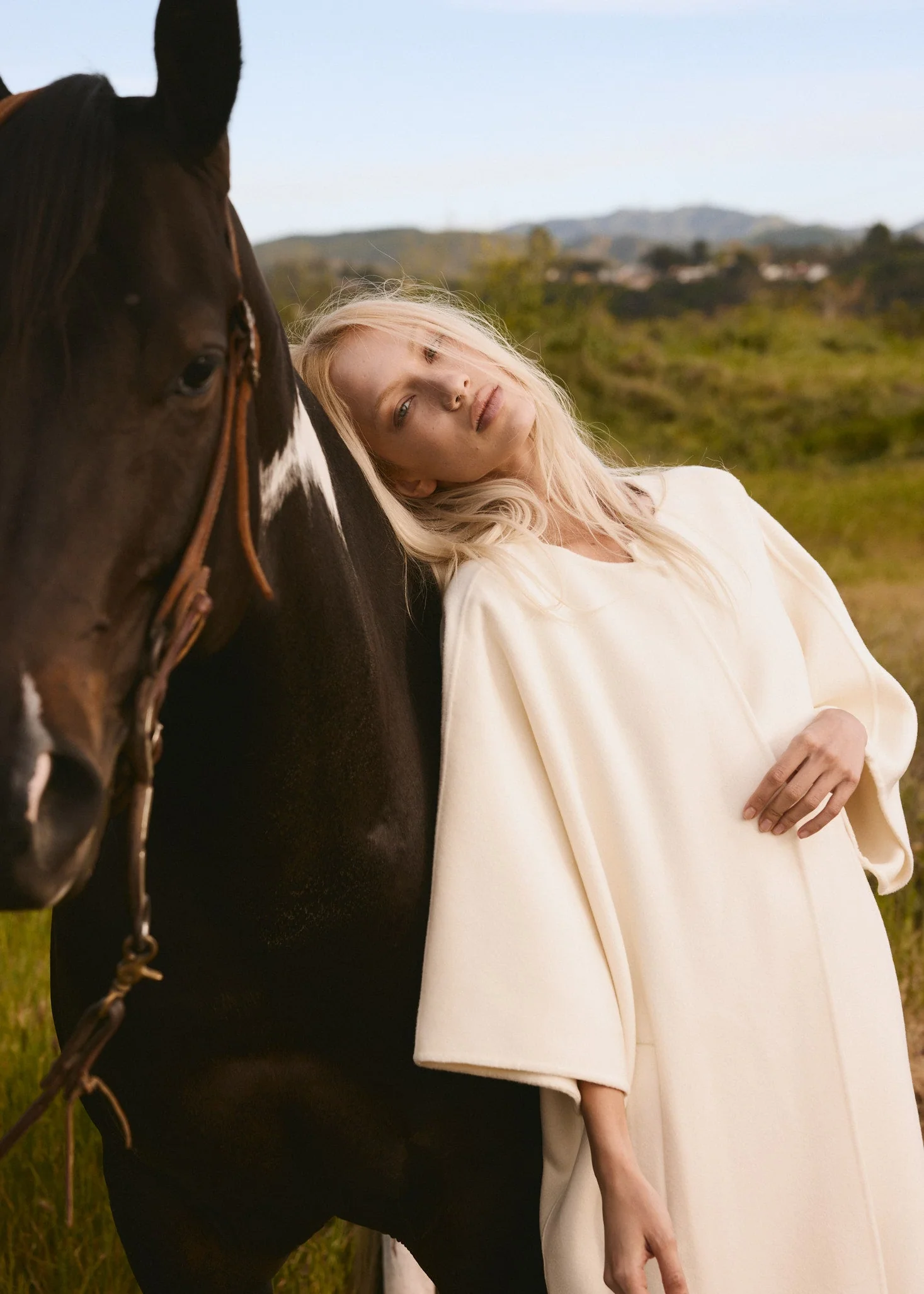 COLLARLESS CASHMERE BELTED COAT - Cream - Image 3