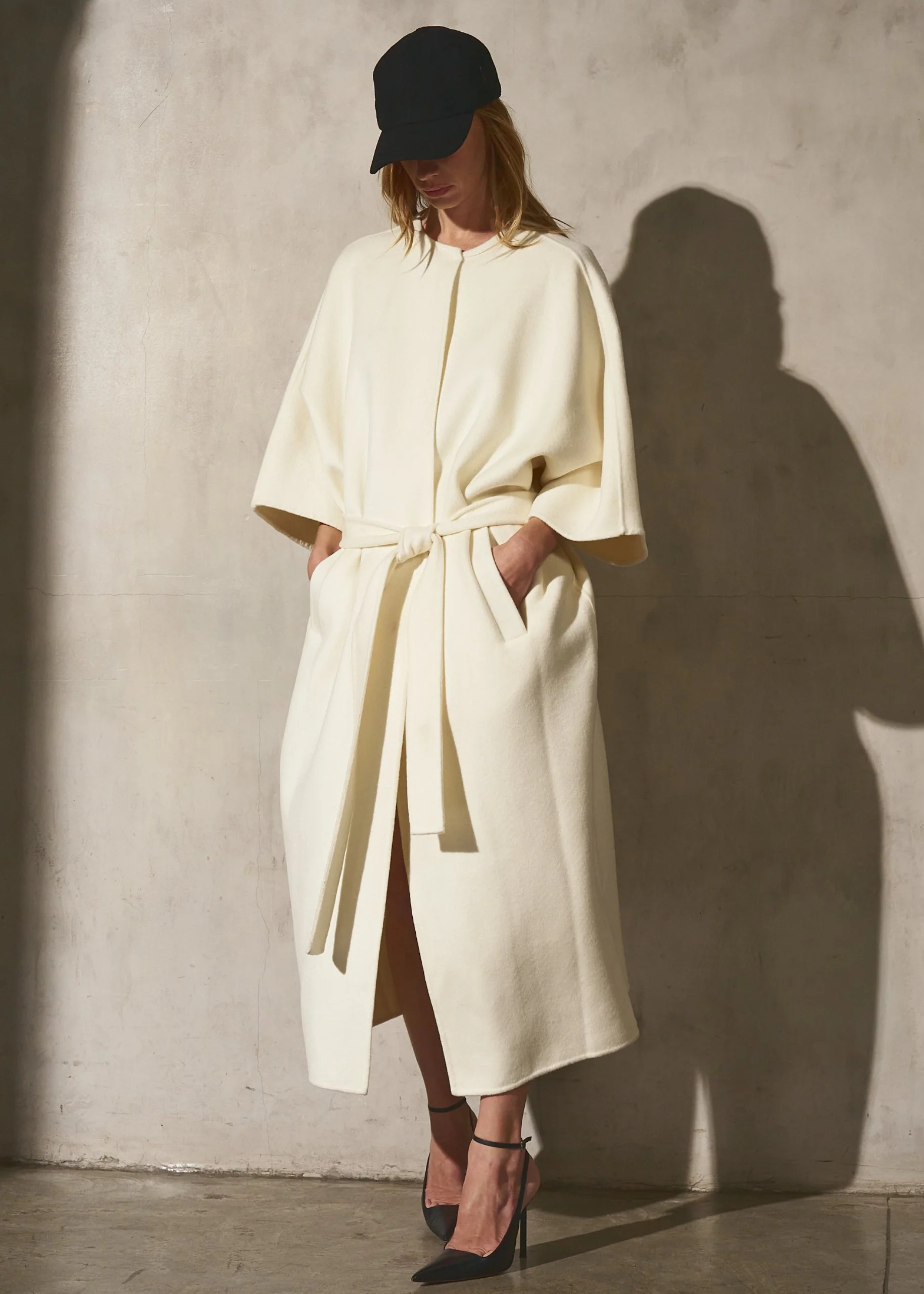 COLLARLESS CASHMERE BELTED COAT - Cream - Image 4