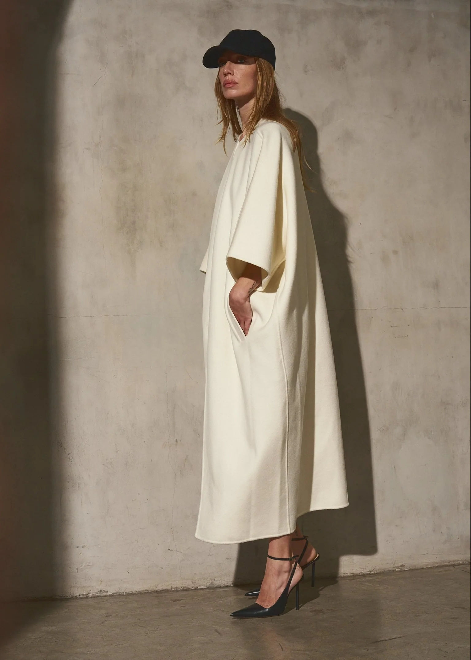 COLLARLESS CASHMERE BELTED COAT - Cream - Image 5