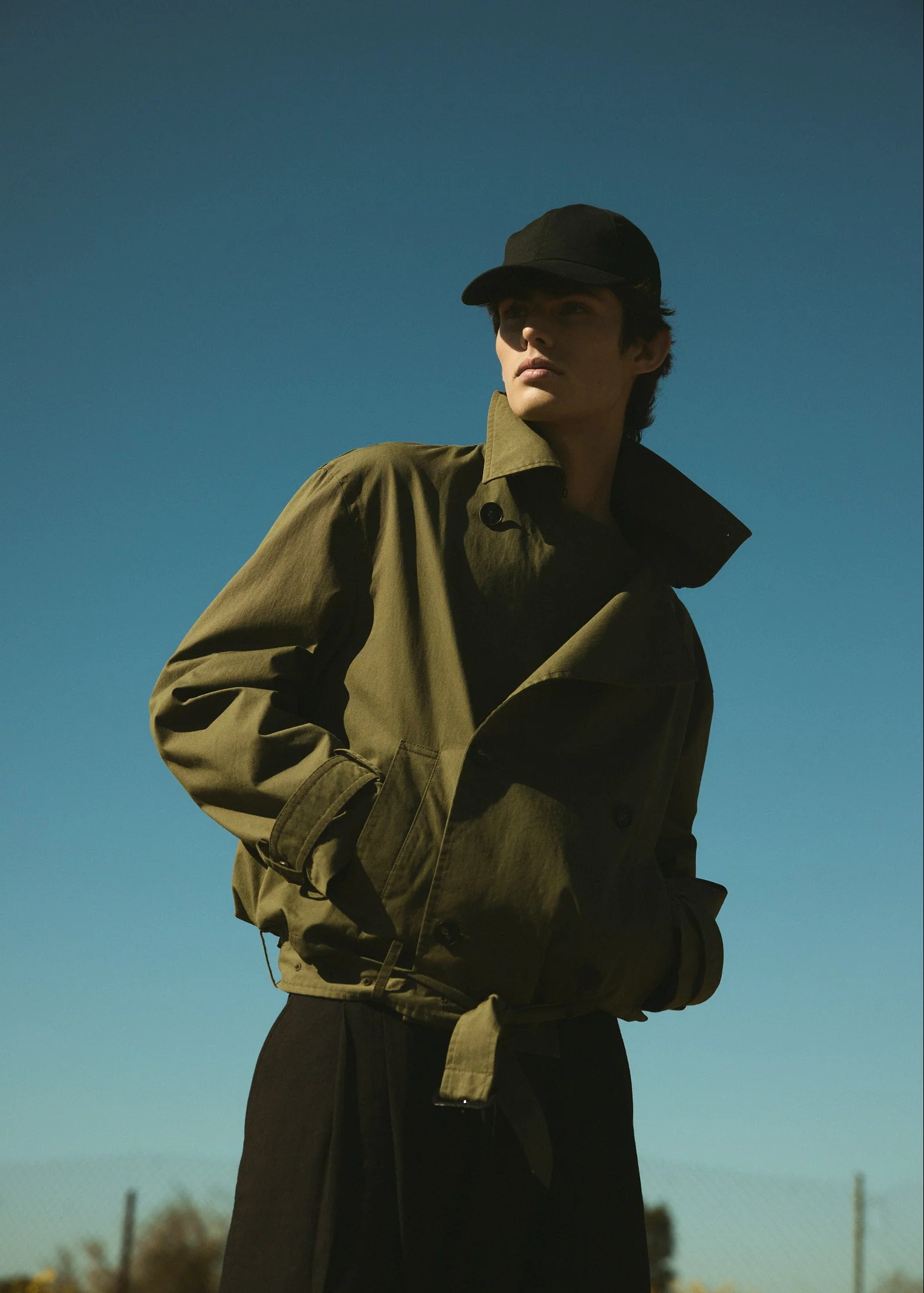 ITALIAN COTTON CROPPED TRENCH - Moss - Image 11
