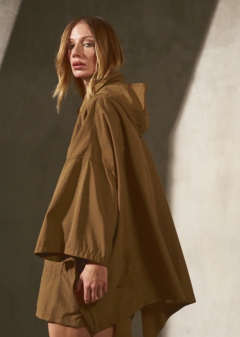 PAPERWEIGHT PONCHO - Latte - Image 11