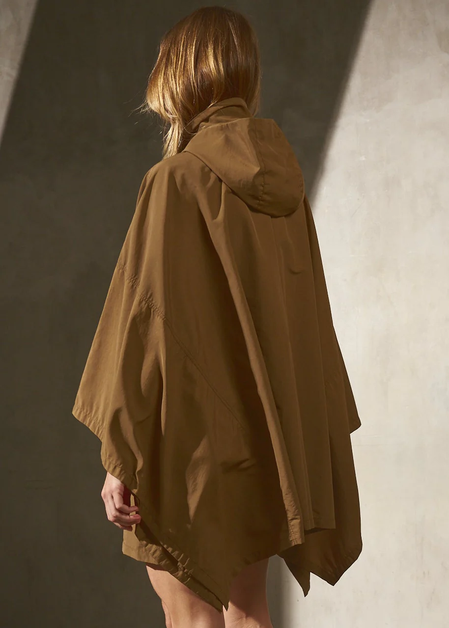 PAPERWEIGHT PONCHO - Latte - Image 6